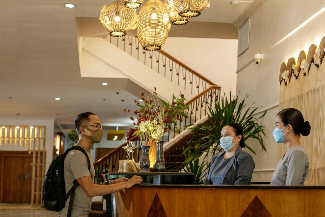 The Bellavista Hotel Lapu-Lapu City Exterior photo