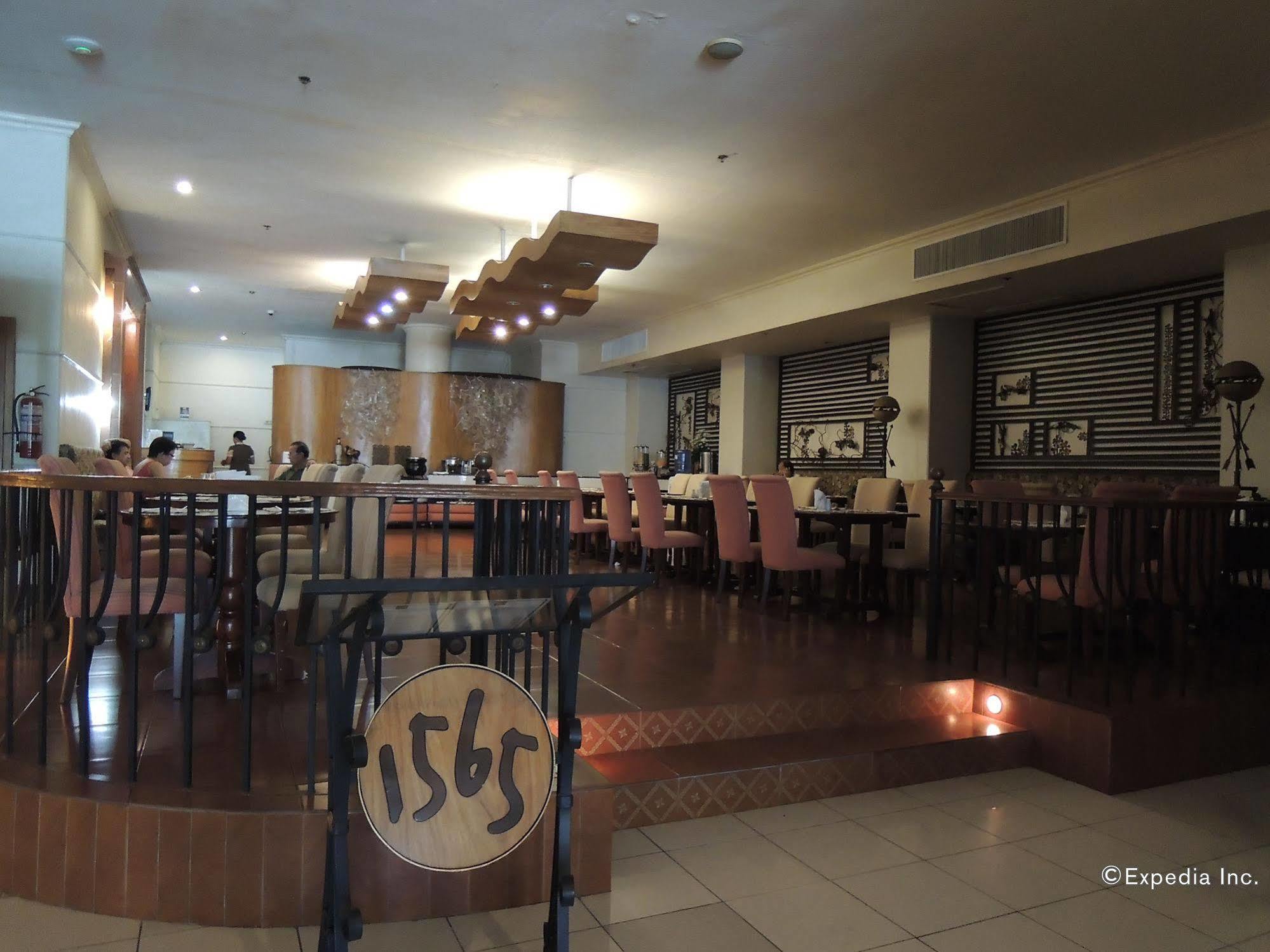 The Bellavista Hotel Lapu-Lapu City Exterior photo