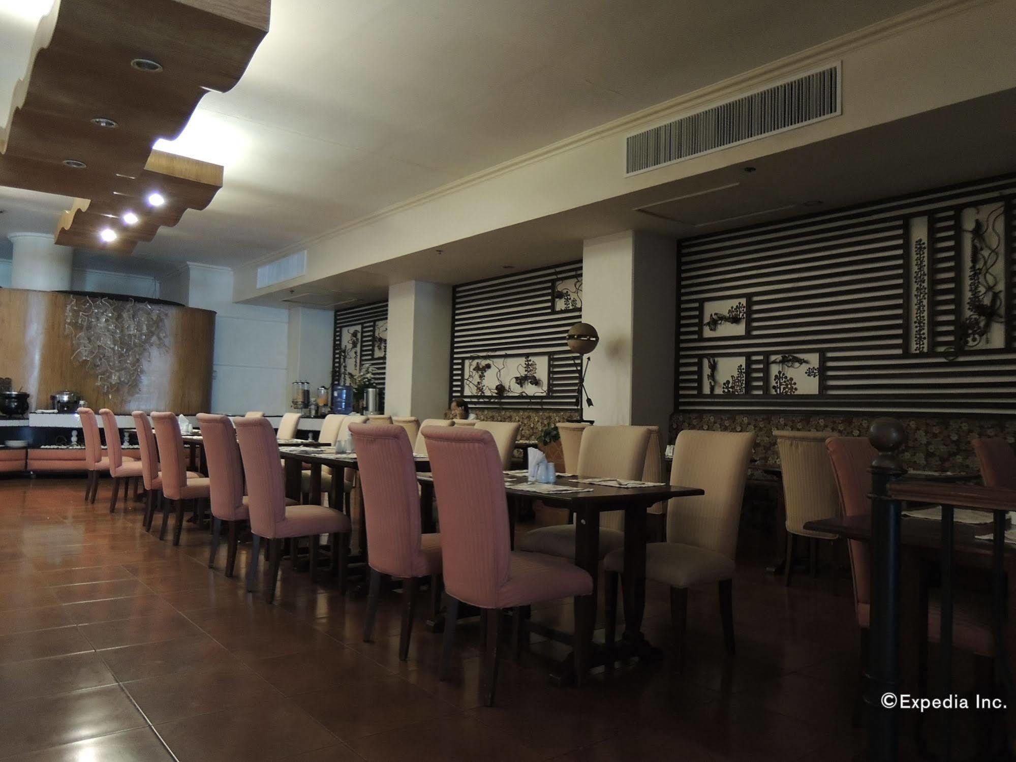 The Bellavista Hotel Lapu-Lapu City Exterior photo