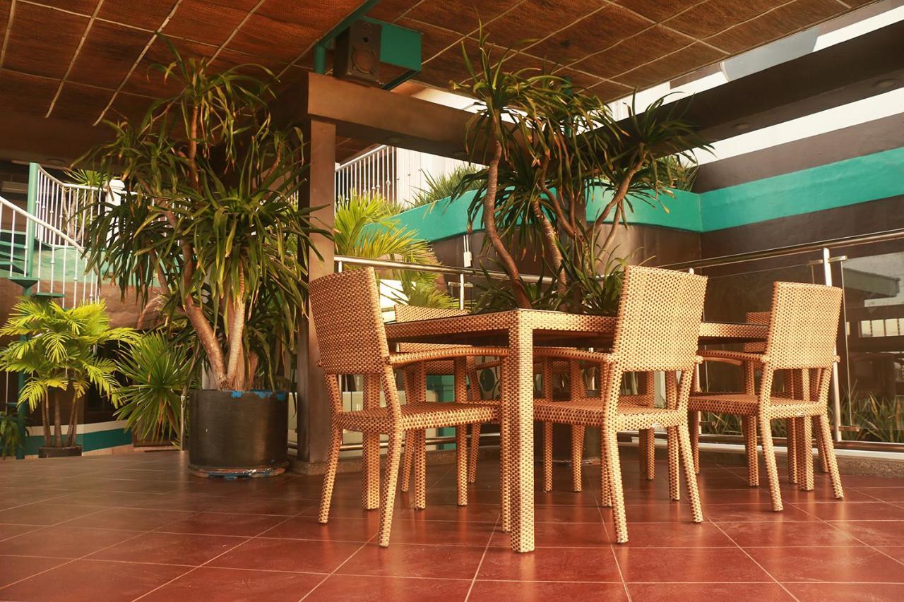 The Bellavista Hotel Lapu-Lapu City Exterior photo